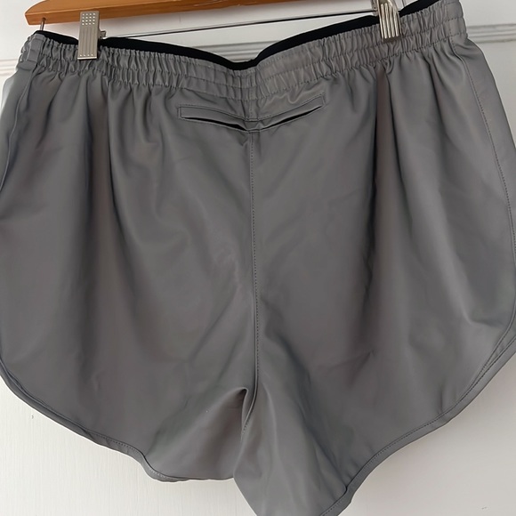 Nike running shorts - Picture 6 of 6